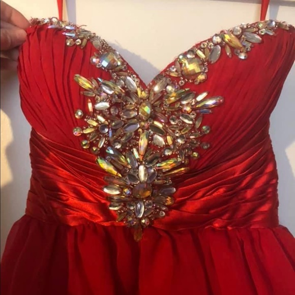 High-low strapless red prom dress - Picture 2 of 6